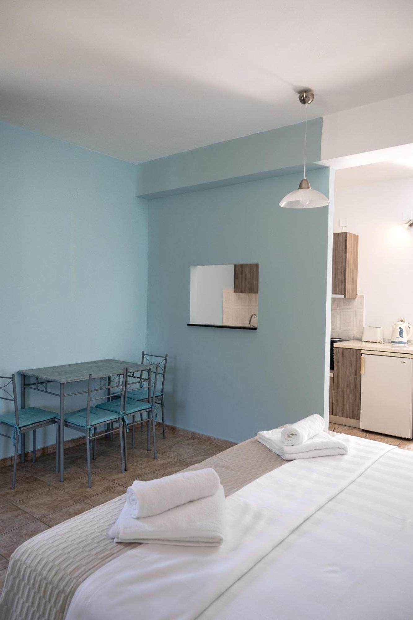 Crystal Blue Hotel, バルバティ エクステリア 写真