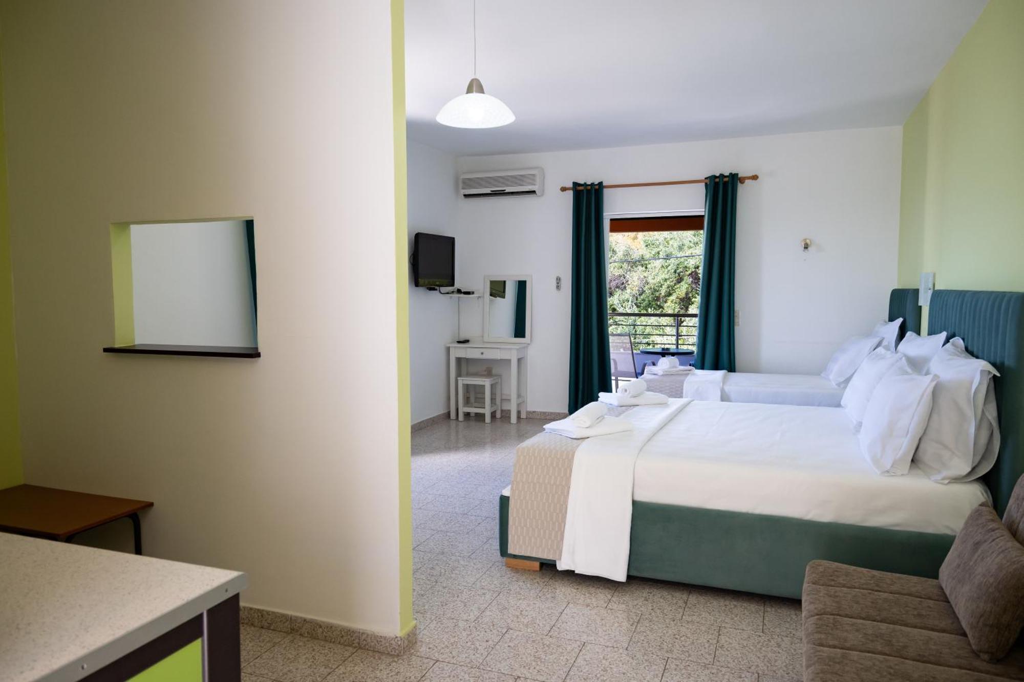 Crystal Blue Hotel, バルバティ エクステリア 写真