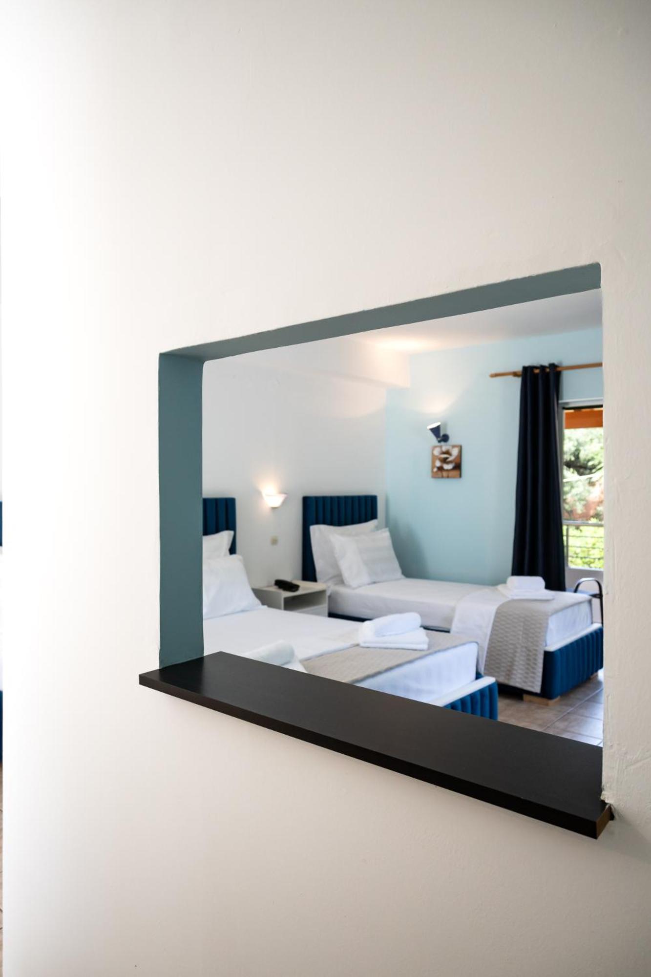 Crystal Blue Hotel, バルバティ エクステリア 写真