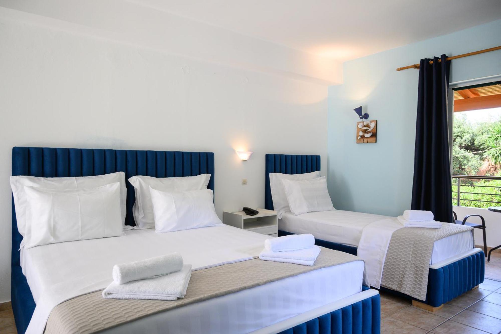 Crystal Blue Hotel, バルバティ エクステリア 写真