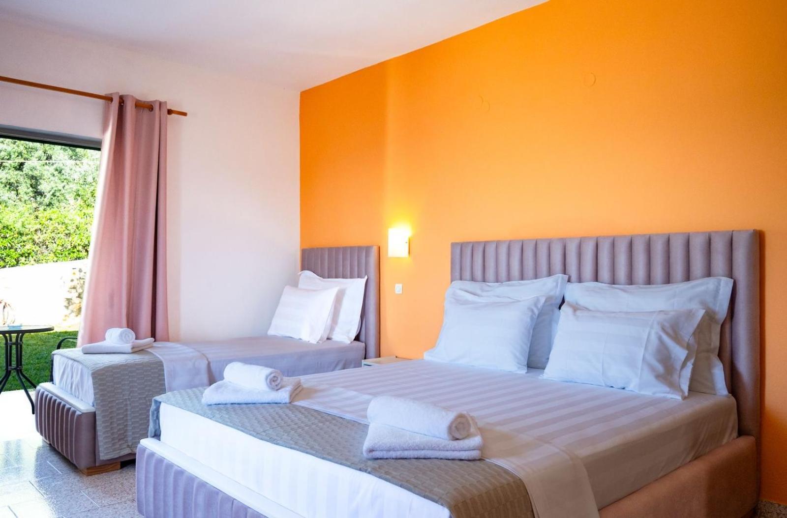 Crystal Blue Hotel, バルバティ エクステリア 写真